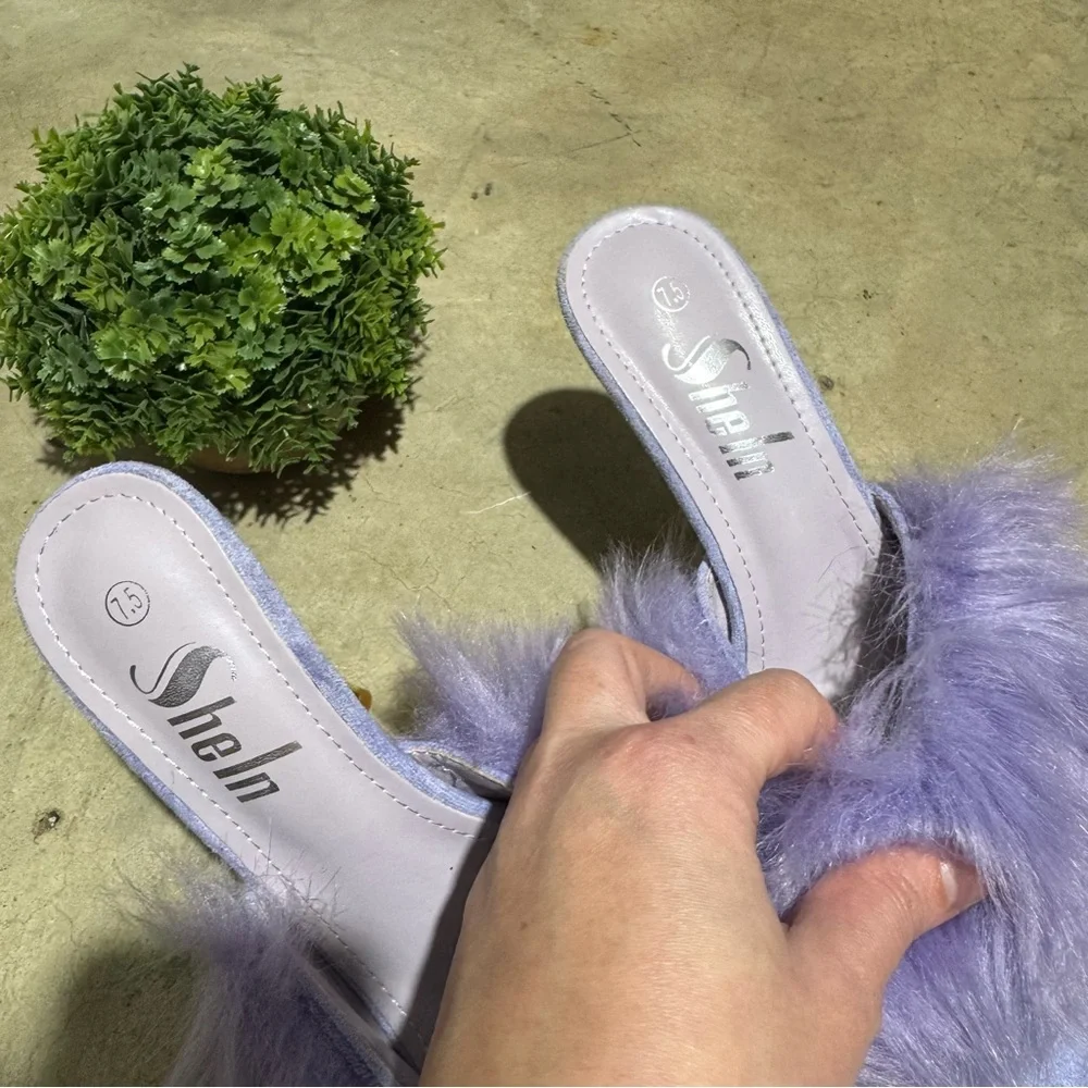 NWOT Purple Faux‎ Fur High Heels Women Size 7.5 NYE Party Formal Wedding Lilac